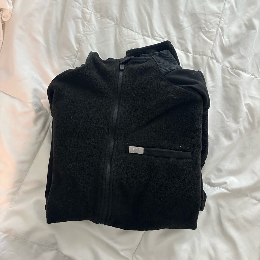 FIGS black fleece jacket